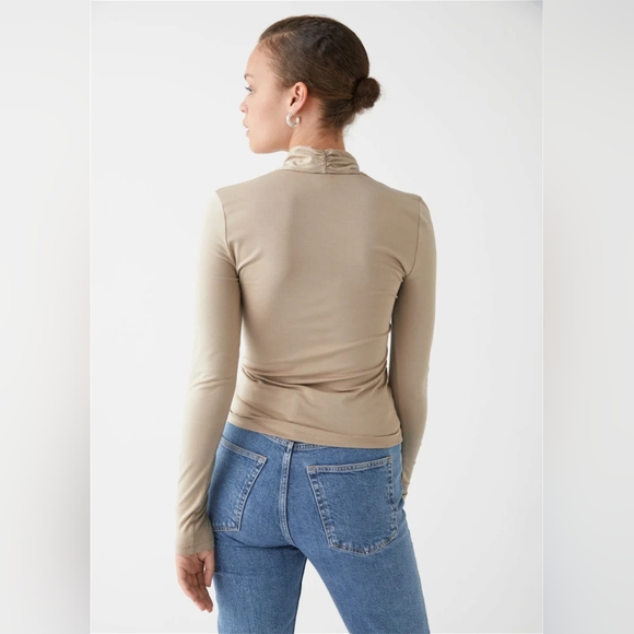 & Other Stories Shirred Top (Size XS) - Picture 4 of 6
